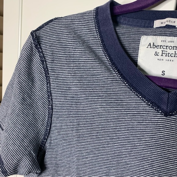 Abercrombie & Fitch Muscle Fit V-Neck Striped Shirt - Picture 7 of 15